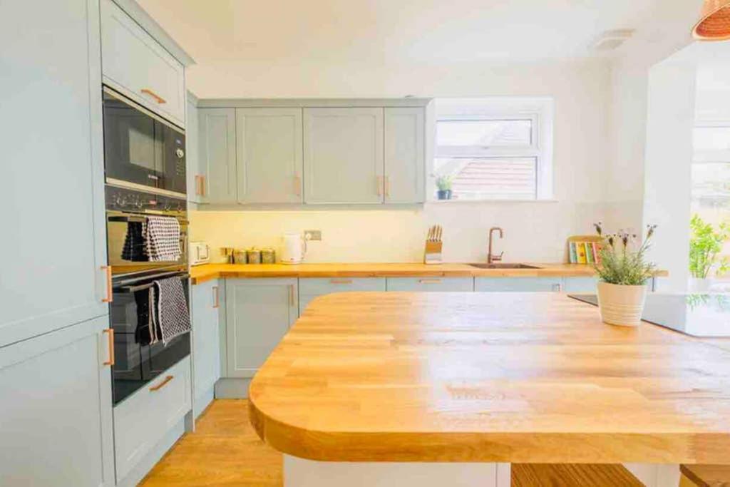 Gorgeous Luxury Chalet, New Forest & Coast & Hordle Exterior foto